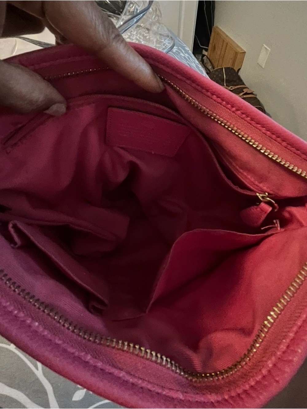 Coach Brown Signature Crossbody with Pink Trim like new - Picture 5 of 10